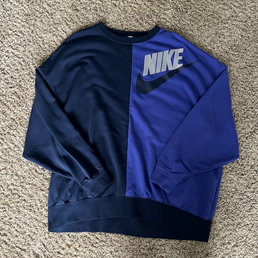 Women’s Nike Colorblock Oversized Dance Crewneck